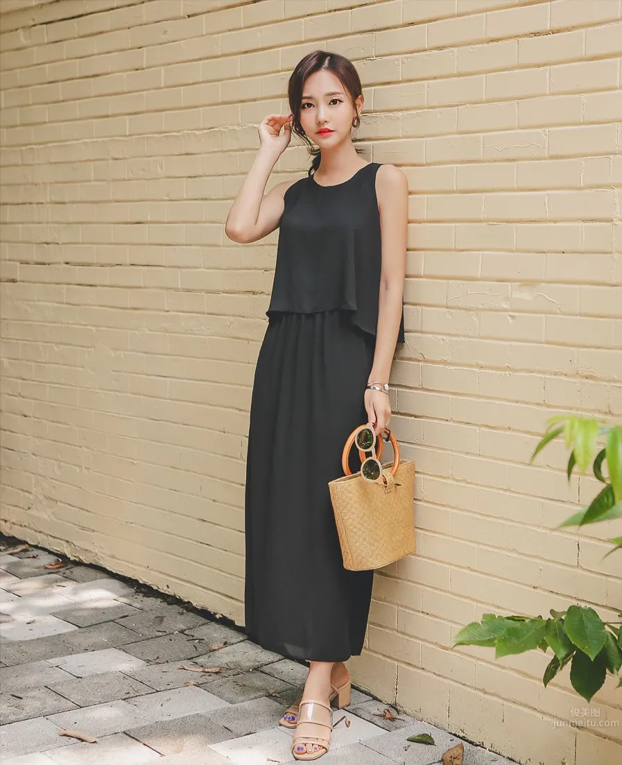 Korean Model Yeonjieun maybeach Casual Wear photo 41
