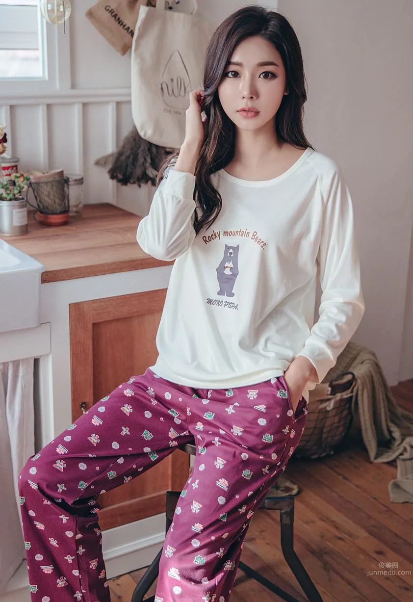 Korean Model Park Da Hyun Lologirl Pajama Series Three photo 133