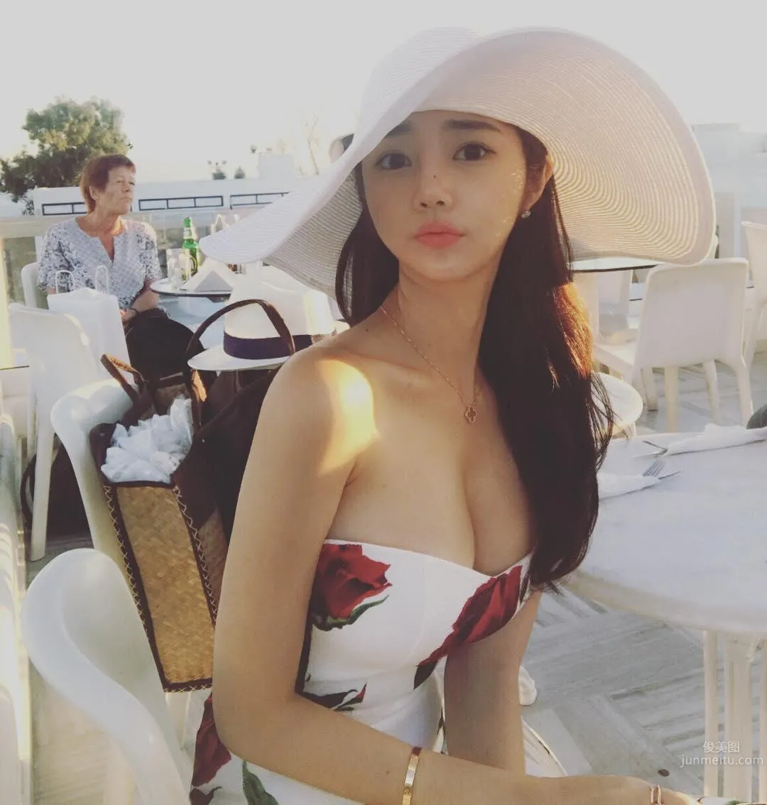 Beautiful Flight Attendant's "Super Killer Angle" Is Too Much to Handle! Great Figure Hidden No More photo 24