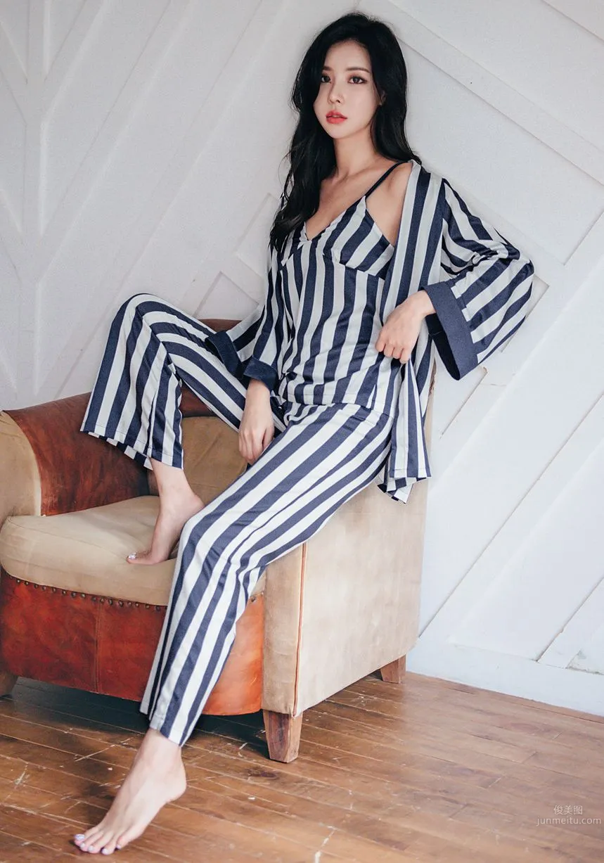 Korean Model Park Da Hyun Lologirl Pajama Series Three photo 114