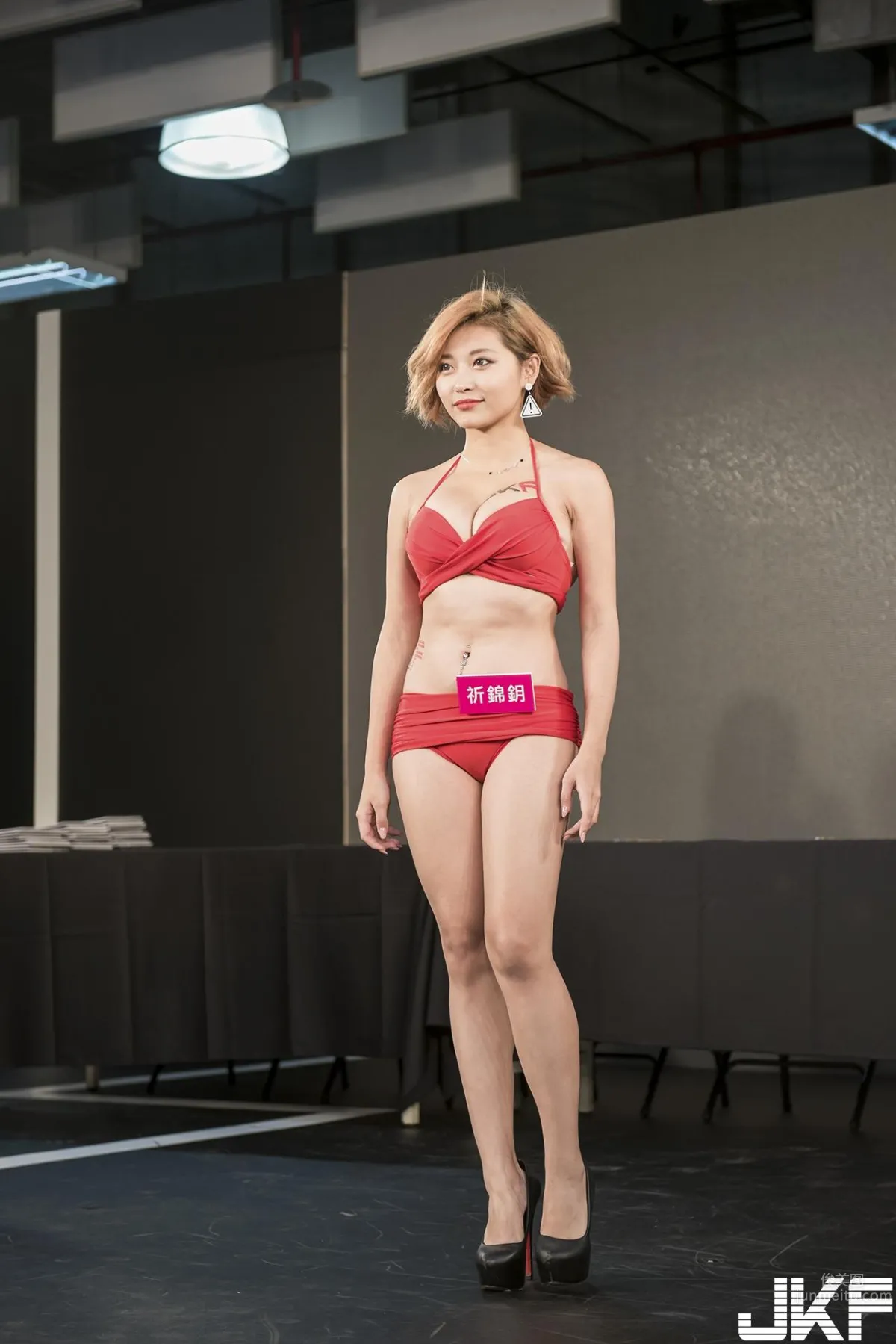 最強遊行！比基尼女神全場狂歡！眼前美體環繞太幸福！ 38