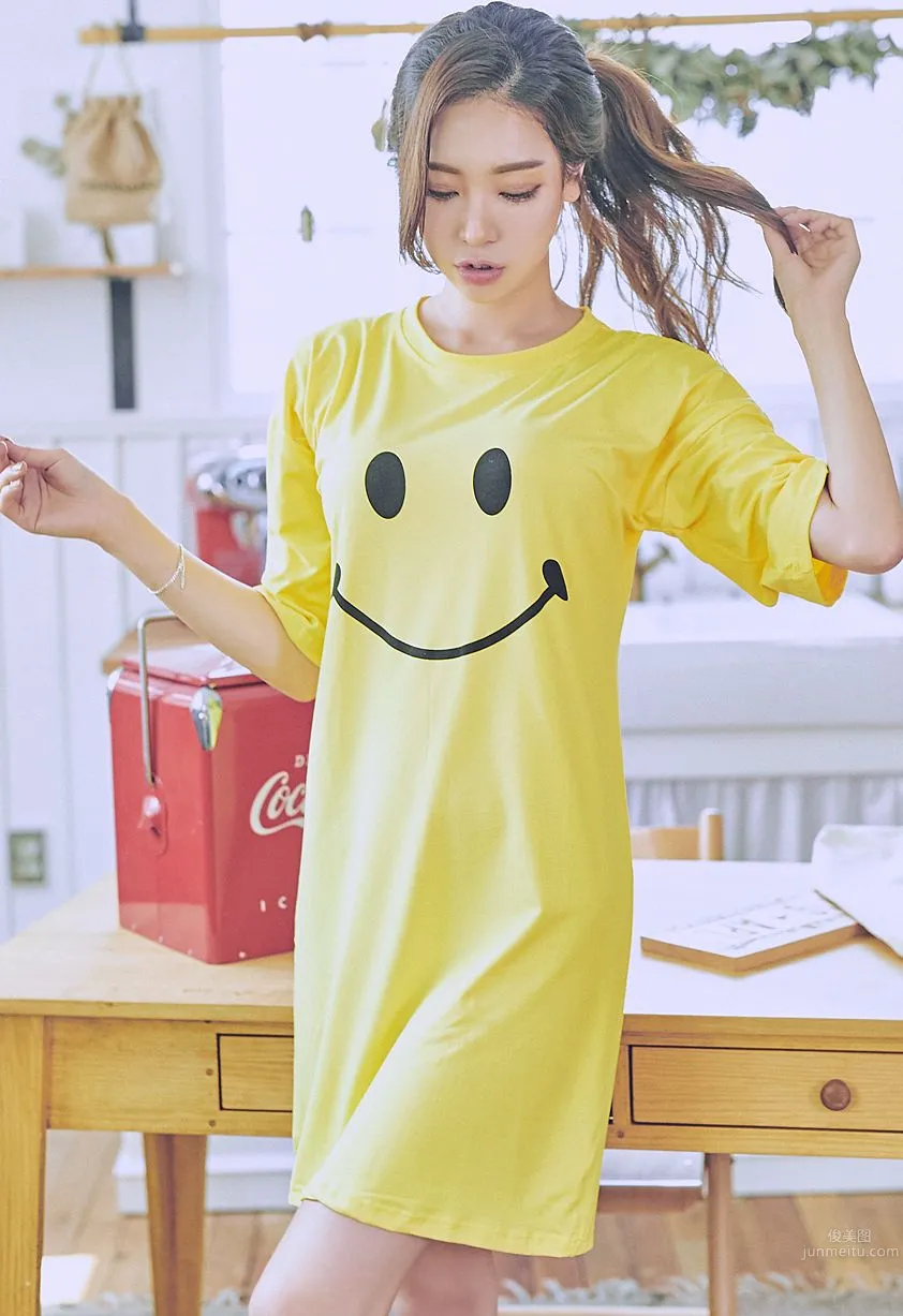 Korean Model Park Da Hyun Lologirl Pajama Series photo 15