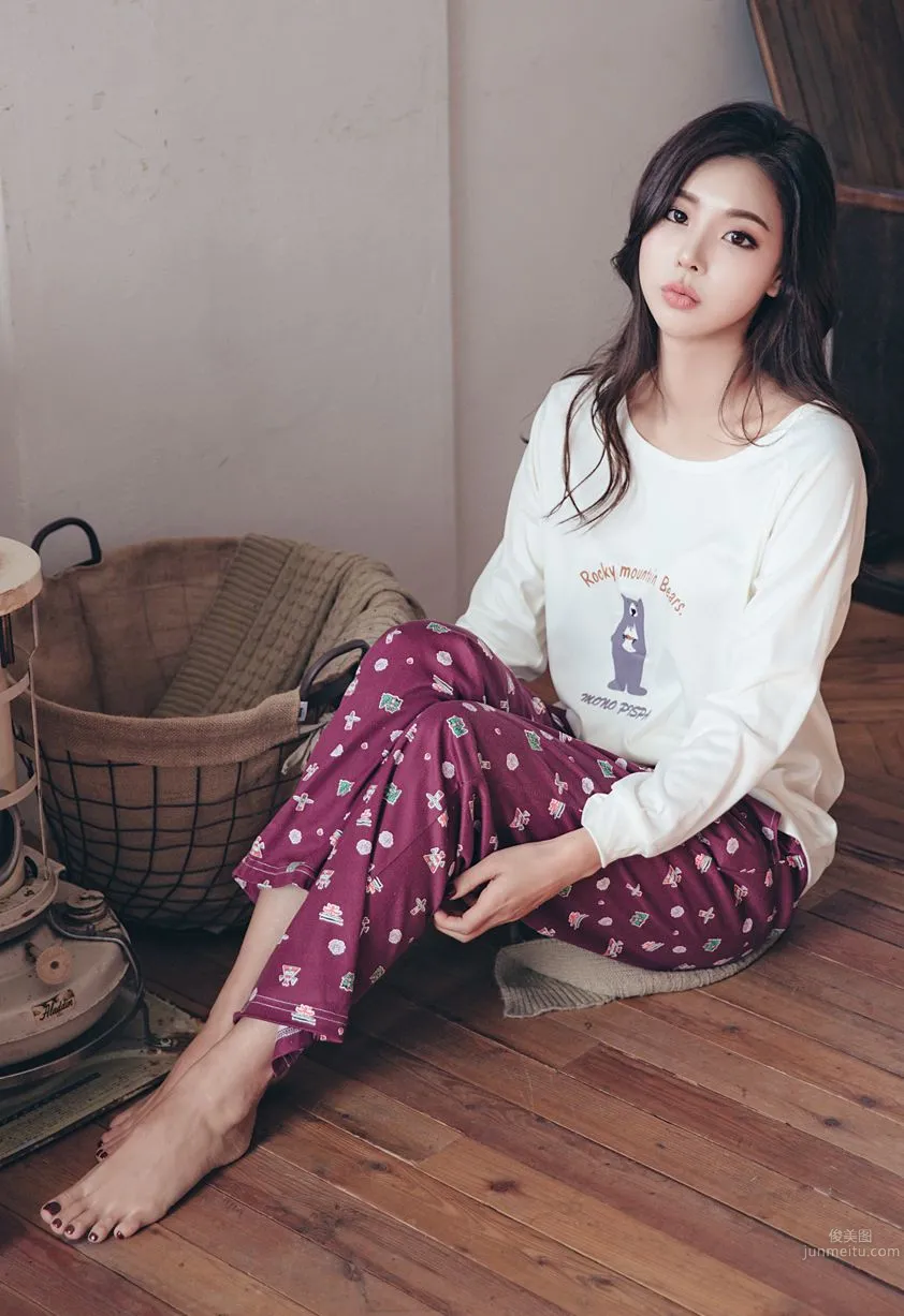Korean Model Park Da Hyun Lologirl Pajama Series Three photo 128