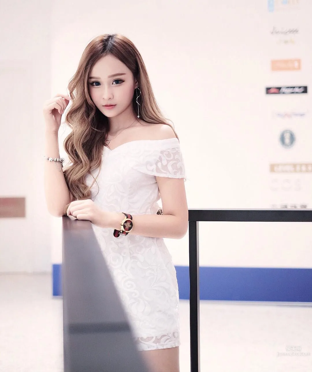 Beautiful Makeup Artist Suki Yap, Proud Cleavage Hot Enough to Flip photo 33