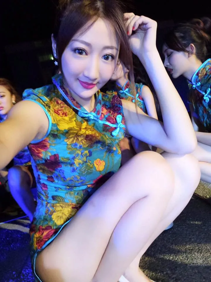 Taiwanese Girl Minnie Nini, Heaven-Defying Long Legs Charming and Alluring photo 24