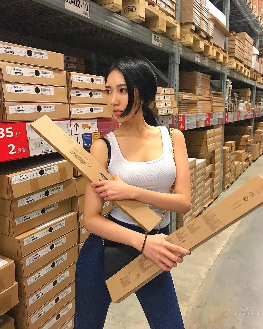 台灣正妹Karen Chao 牛仔褲背心超吸睛 19