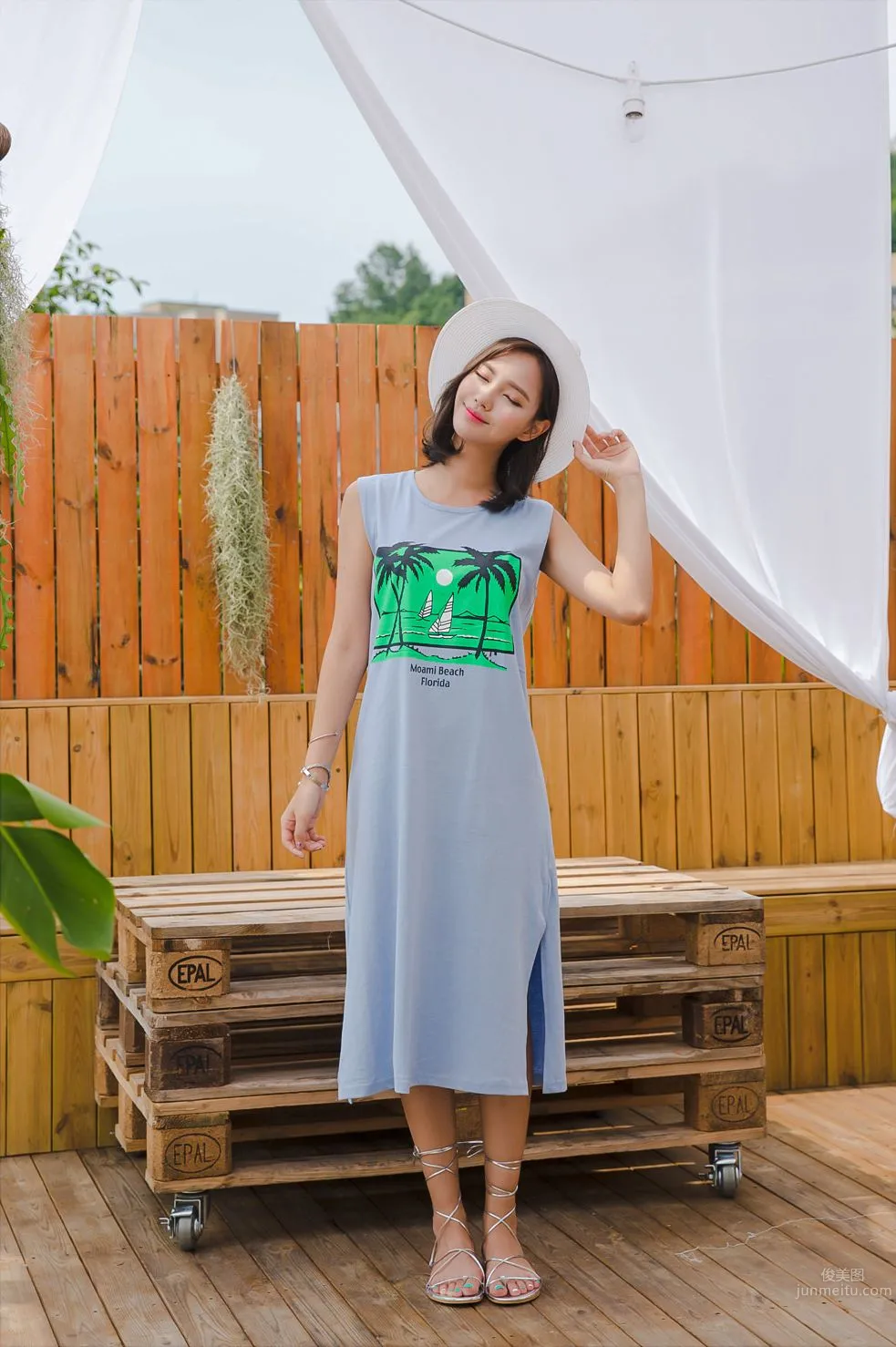 Korean Model Yeonjieun maybeach Casual Wear photo 18