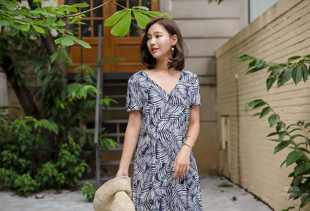 Korean Model Yeonjieun maybeach Casual Wear photo 6