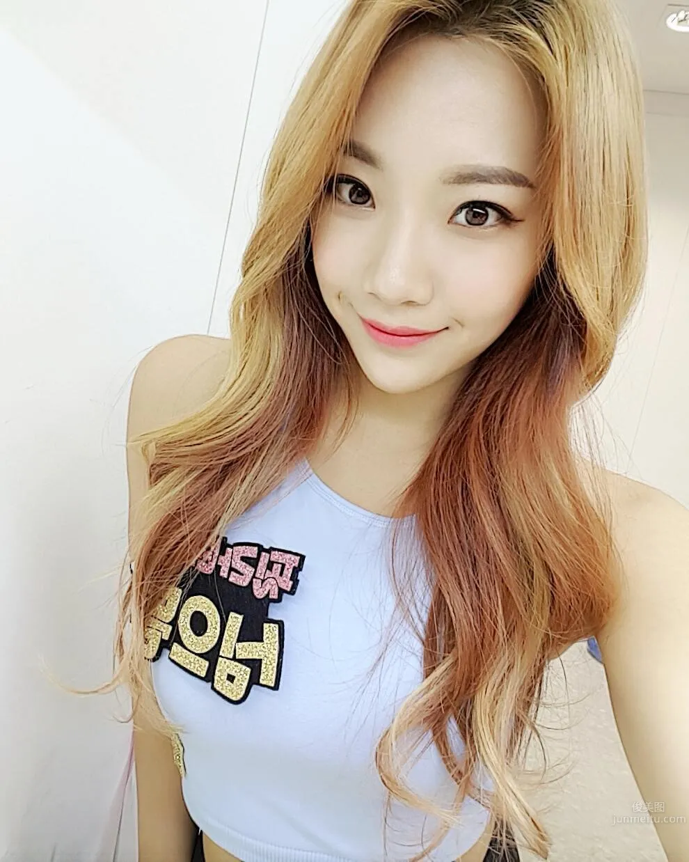 South Korea's Hottest Pilates Instructor, Hip Lifting Exercise Pose Too Outrageous photo 7