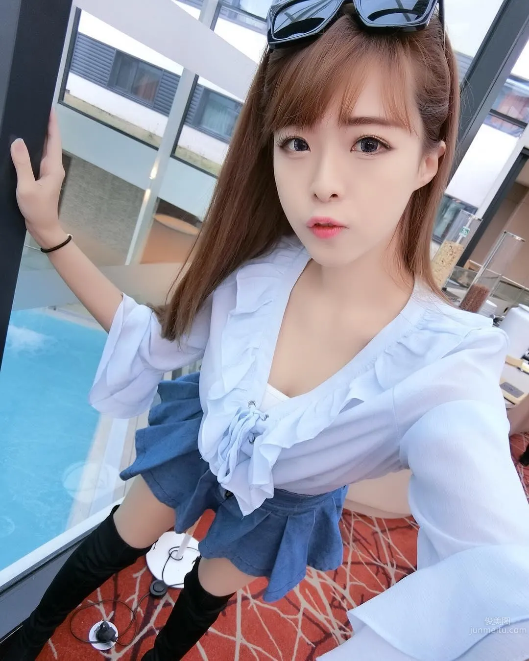 Zhang Xiaorou, Super Hot Online Shop Owner photo 17