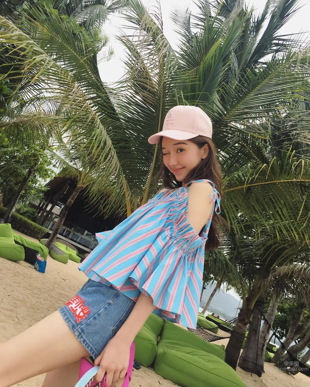 Fashionable Elegant Beauty ZY Danuan Warm Private Shoot Photos photo 25