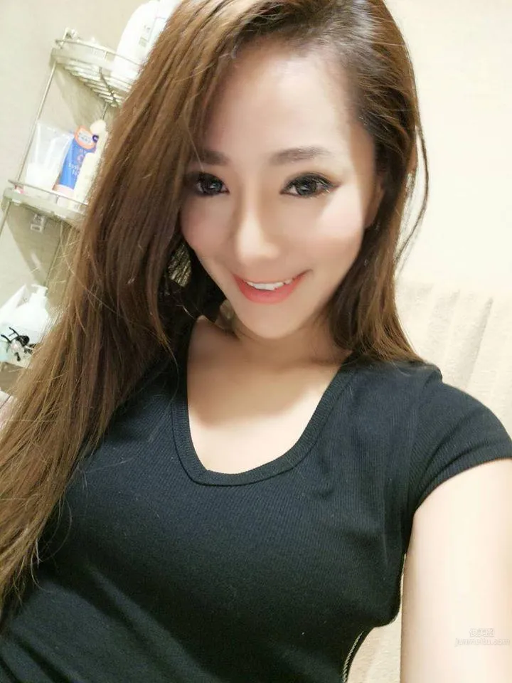 蘋果甜心APO Chou 電力十足的美腿車模 19