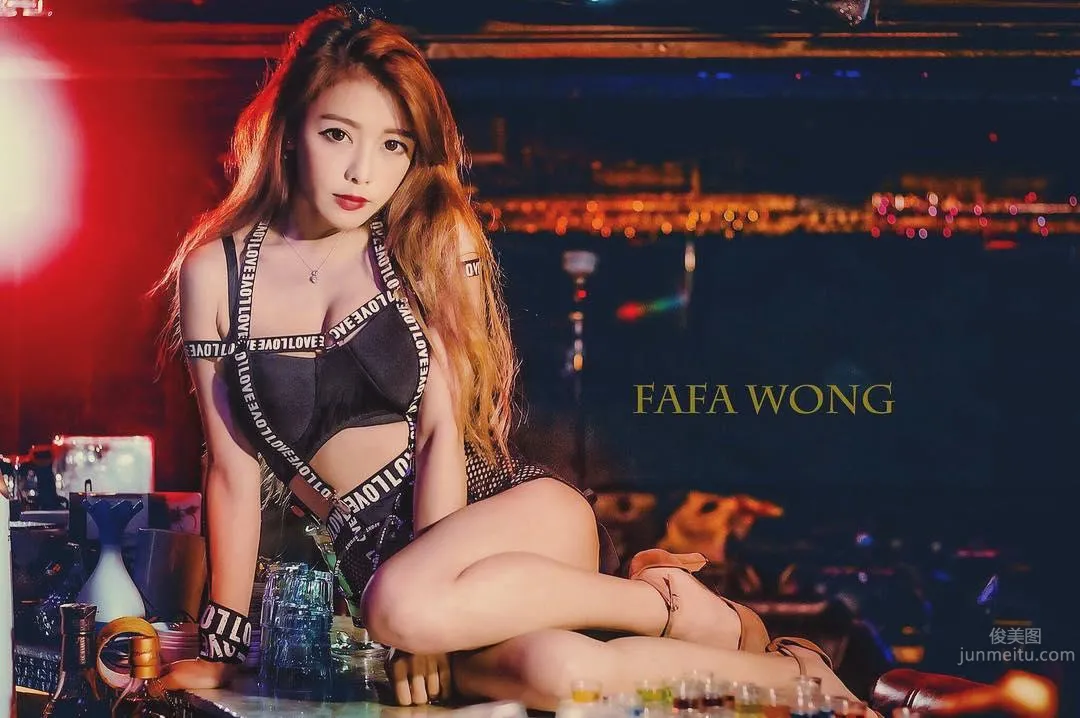Electric Eyes Beauty Wang Huahua Outdoor Shoot Works Daring photo 25