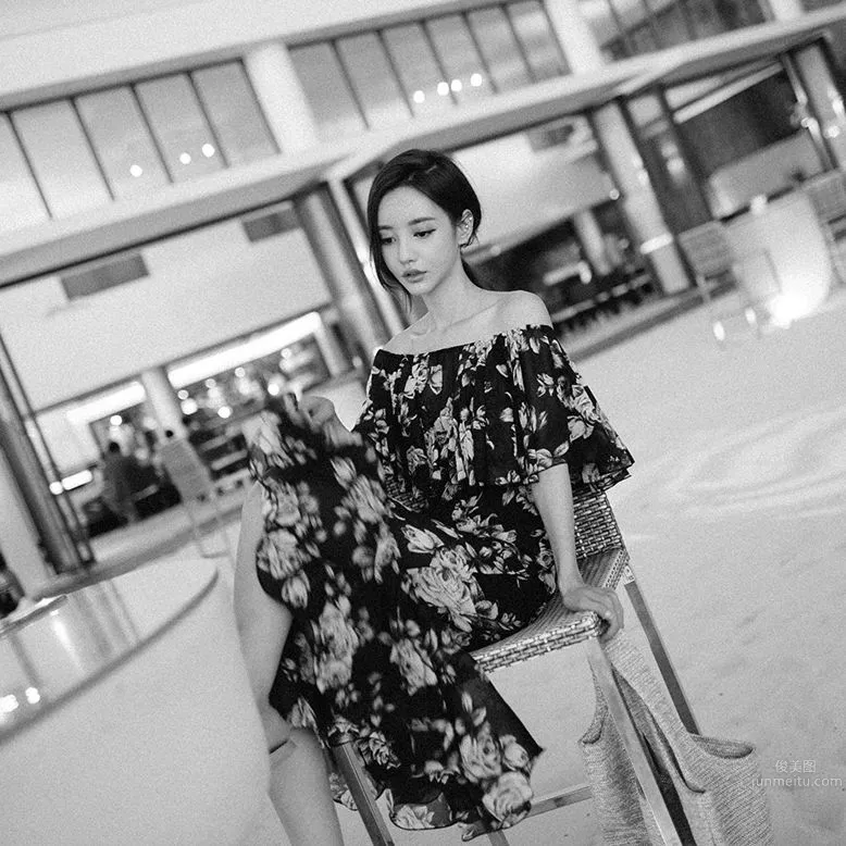 Son Yoon Joo, 2016 Beach Photo Series photo 61