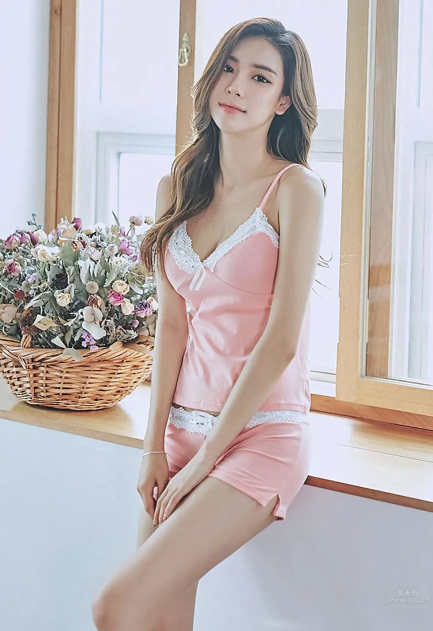 Korean Model Park Da Hyun Lologirl Pajama Series photo 34
