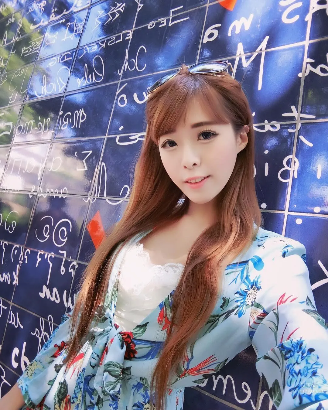 Zhang Xiaorou, Super Hot Online Shop Owner photo 14
