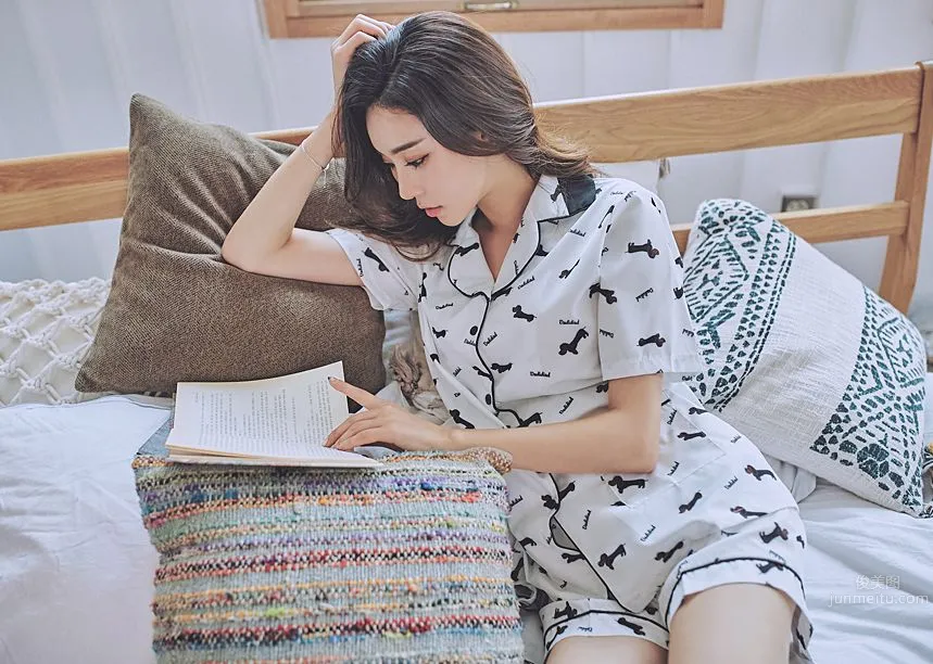 Korean Model Park Da Hyun Lologirl Pajama Series Three photo 4