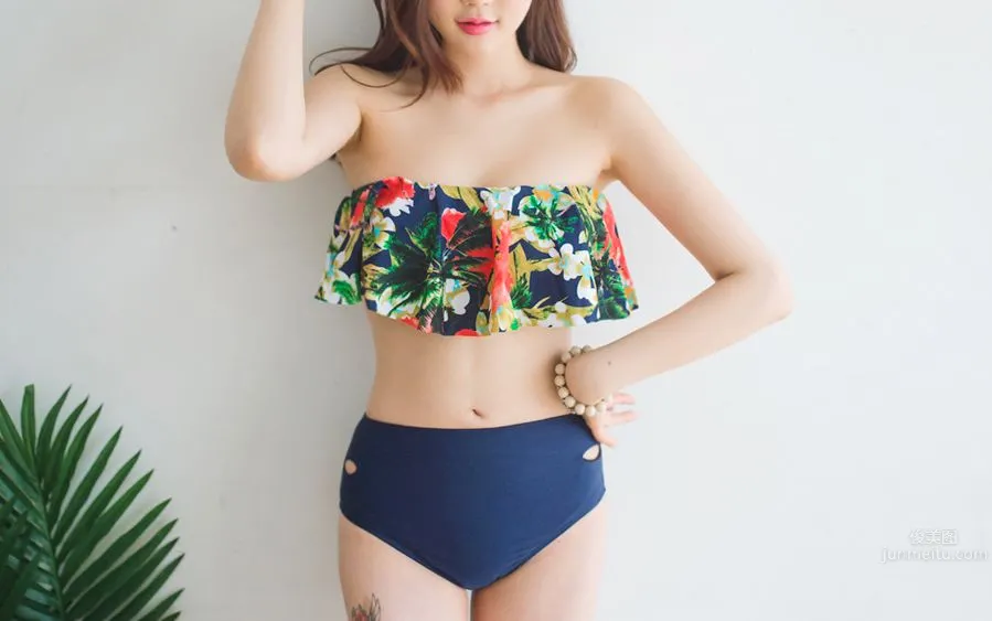 Lee Yeon Jeong - 2017 MayBeach Bikini Series One photo 4
