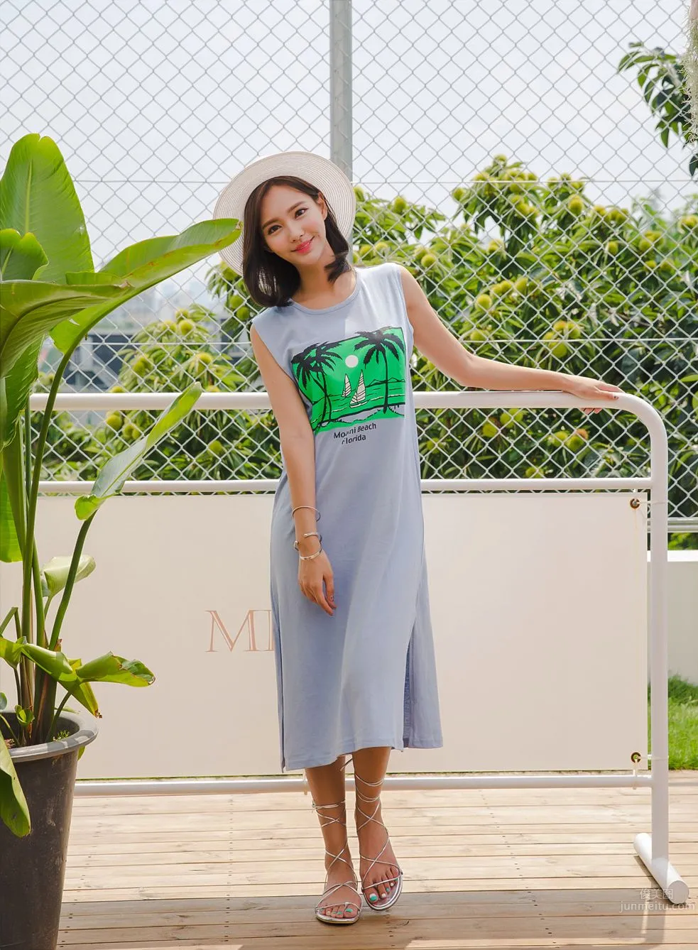 Korean Model Yeonjieun maybeach Casual Wear photo 21
