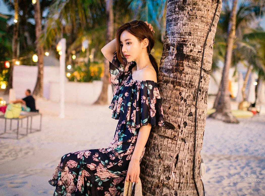 Son Yoon Joo, 2016 Beach Photo Series photo 53