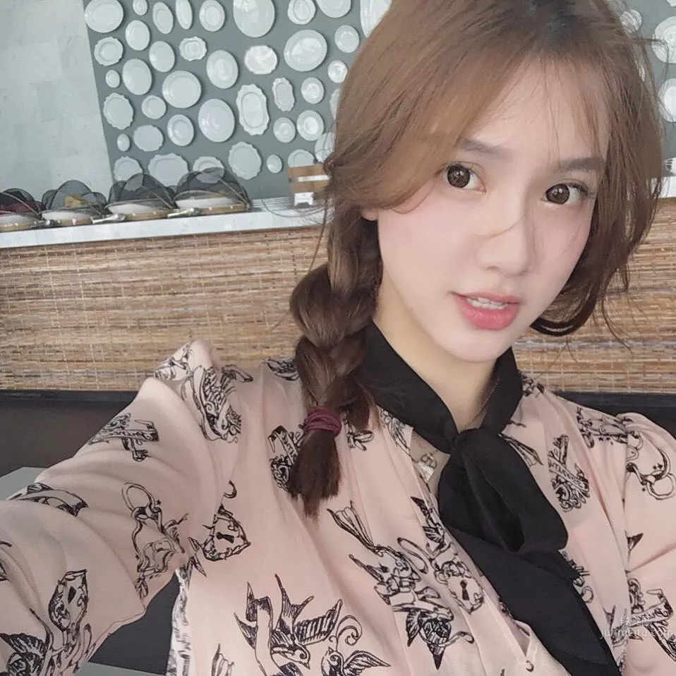 Fashionable Elegant Beauty ZY Danuan Warm Private Shoot Photos photo 12