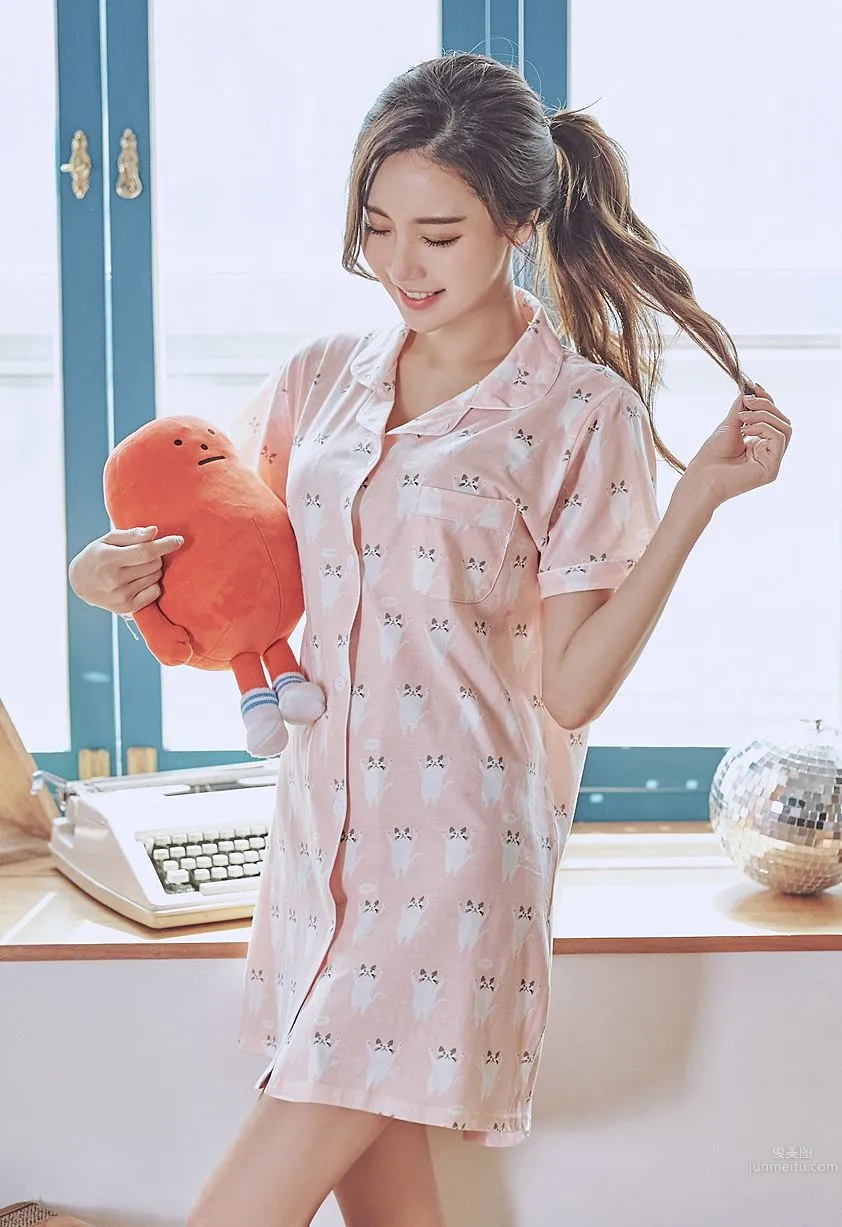 Korean Model Park Da Hyun Lologirl Pajama Series Three photo 127