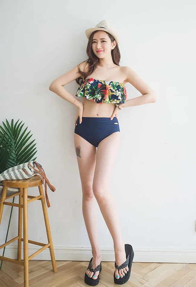 Lee Yeon Jeong - 2017 MayBeach Bikini Series One photo 14