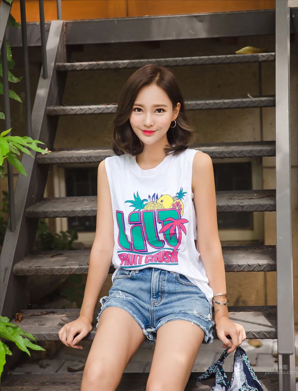 Korean Model Yeonjieun maybeach Casual Wear photo 10