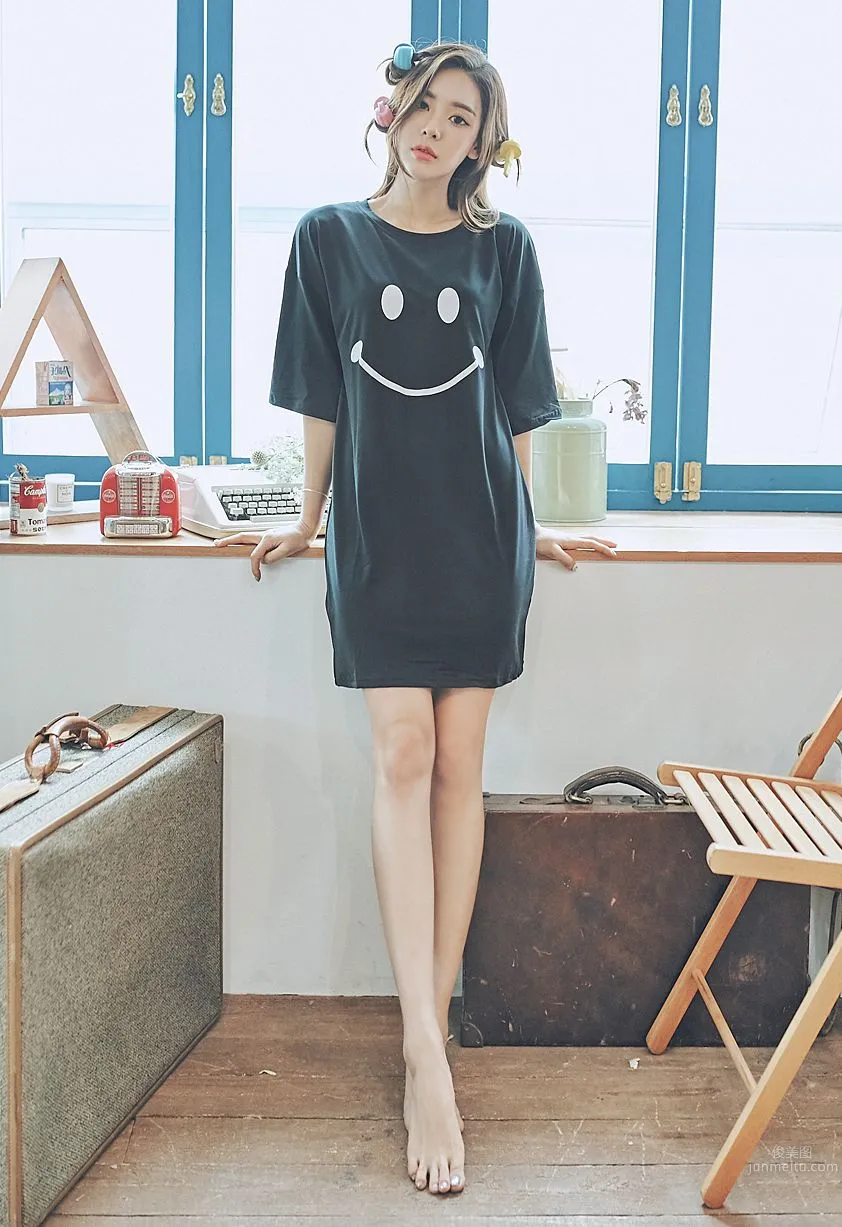 Korean Model Park Da Hyun Lologirl Pajama Series photo 23