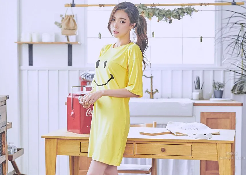 Korean Model Park Da Hyun Lologirl Pajama Series photo 13