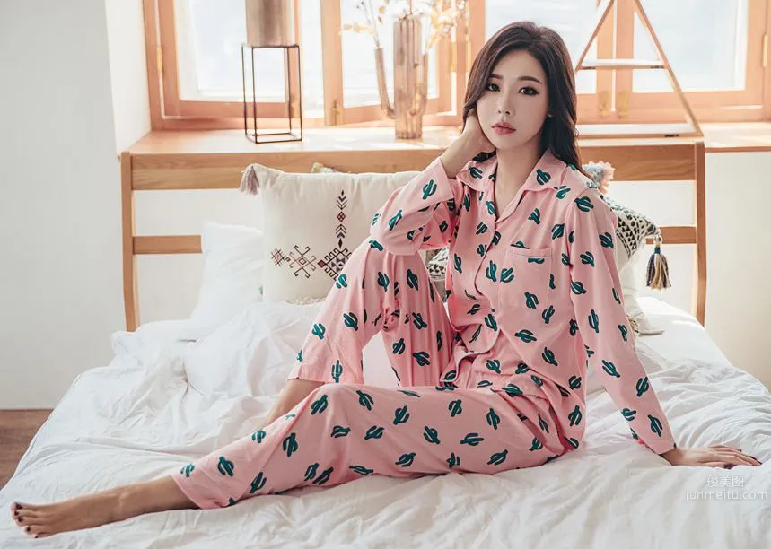 Korean Model Park Da Hyun Lologirl Pajama Series Three photo 107