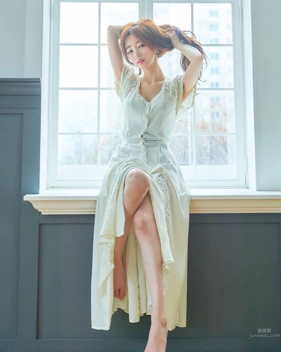 精灵系少女误闯丛林长裙飘扬，不忘对镜头放送爱心舞_5