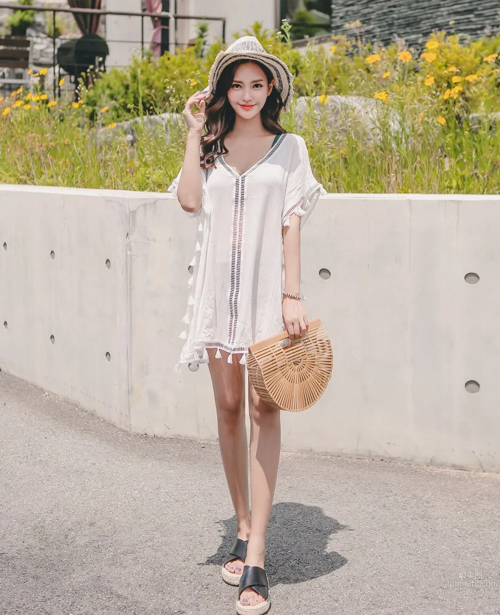 Korean Model Yeonjieun maybeach Casual Wear photo 58