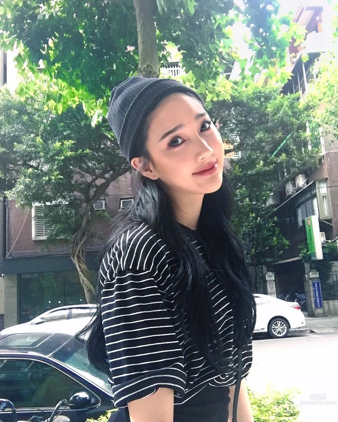 台灣正妹Karen Chao 牛仔褲背心超吸睛 16