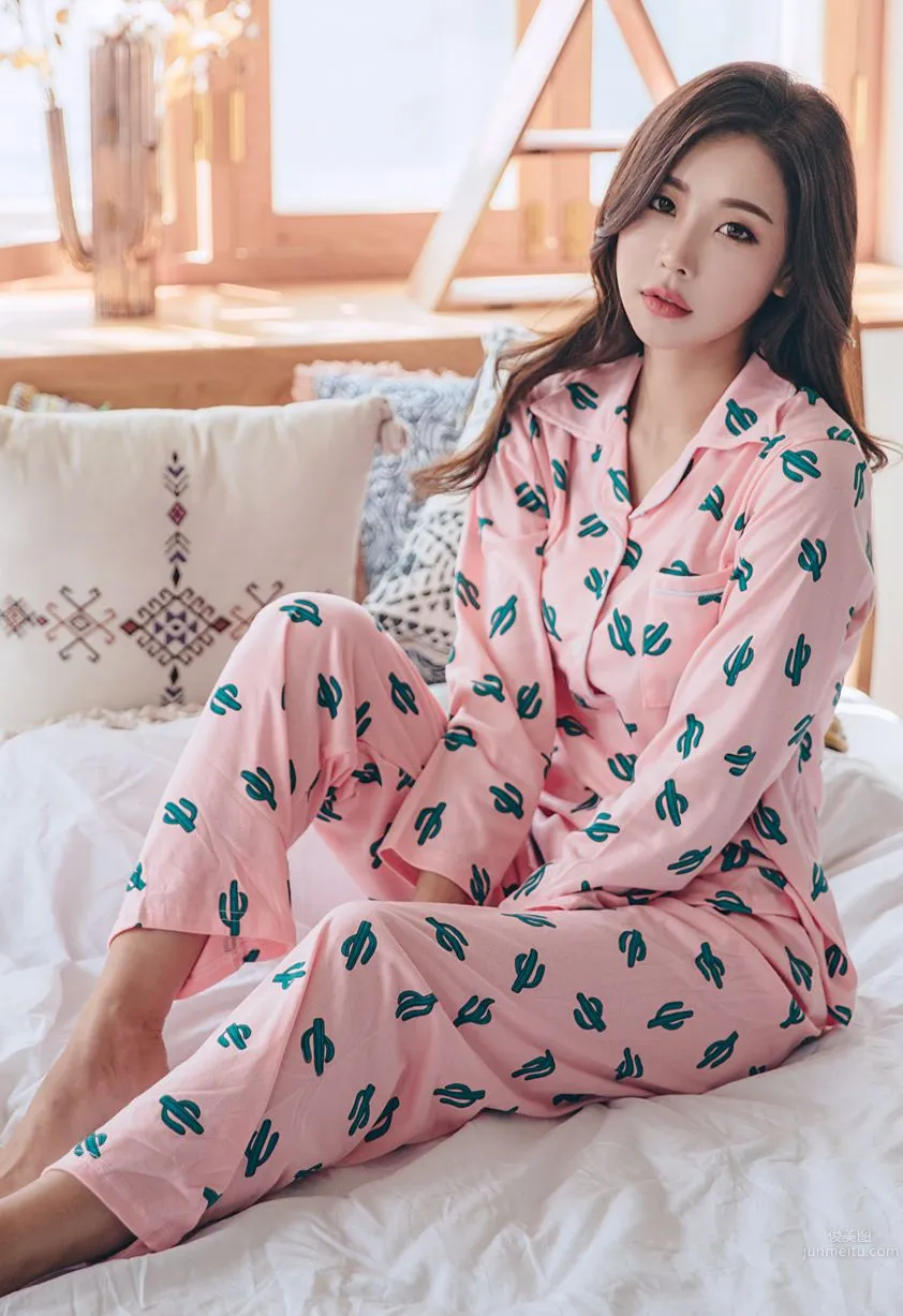 Korean Model Park Da Hyun Lologirl Pajama Series Three photo 105