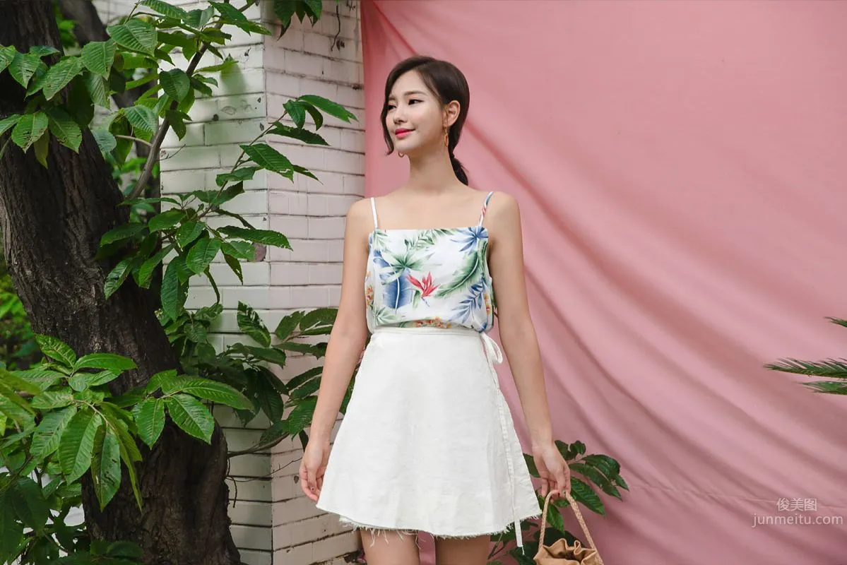 Korean Model Yeonjieun maybeach Casual Wear photo 26