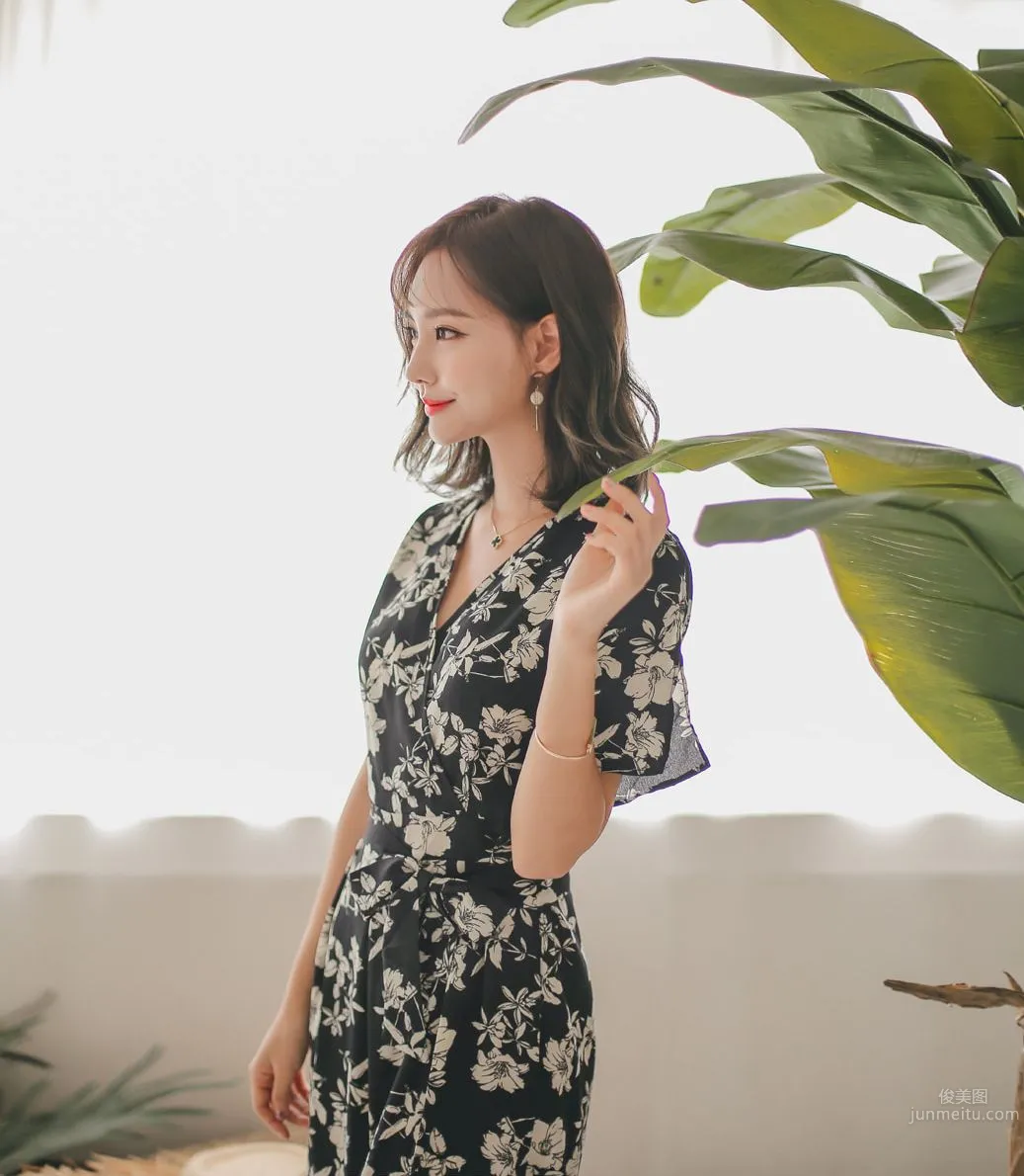 Korean Model Yeonjieun maybeach Casual Wear photo 29