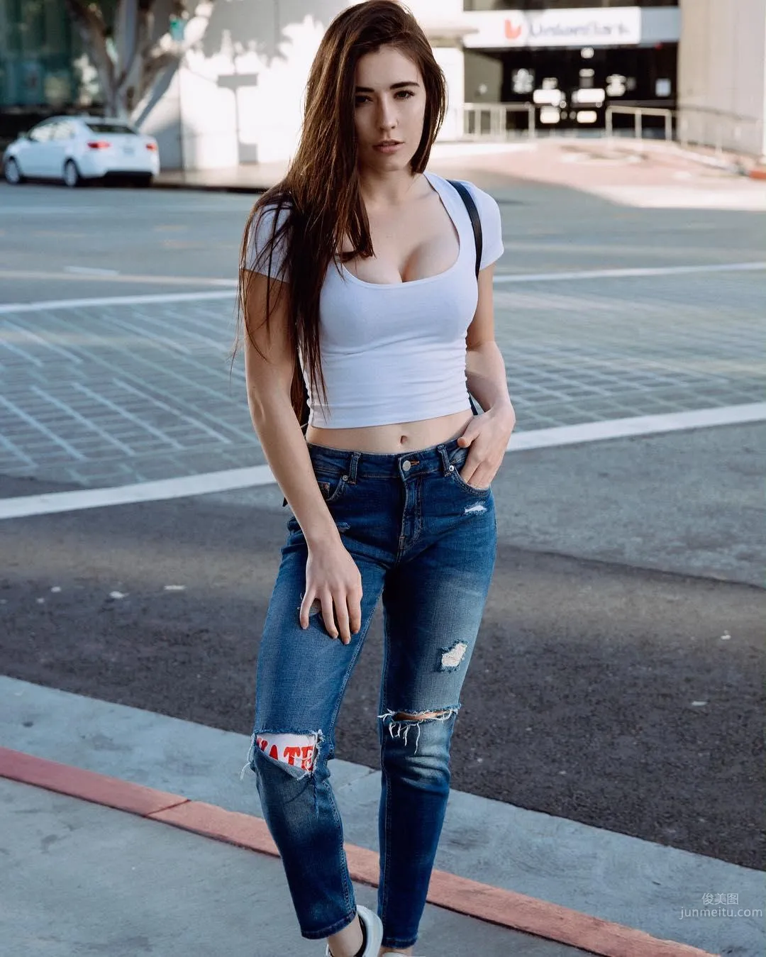 Audrey Bradford, The Fast-Rising Dark-Haired Beauty photo 10
