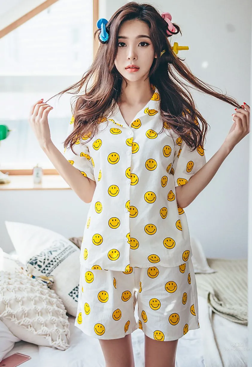 Korean Model Park Da Hyun Lologirl Pajama Series Three photo 150