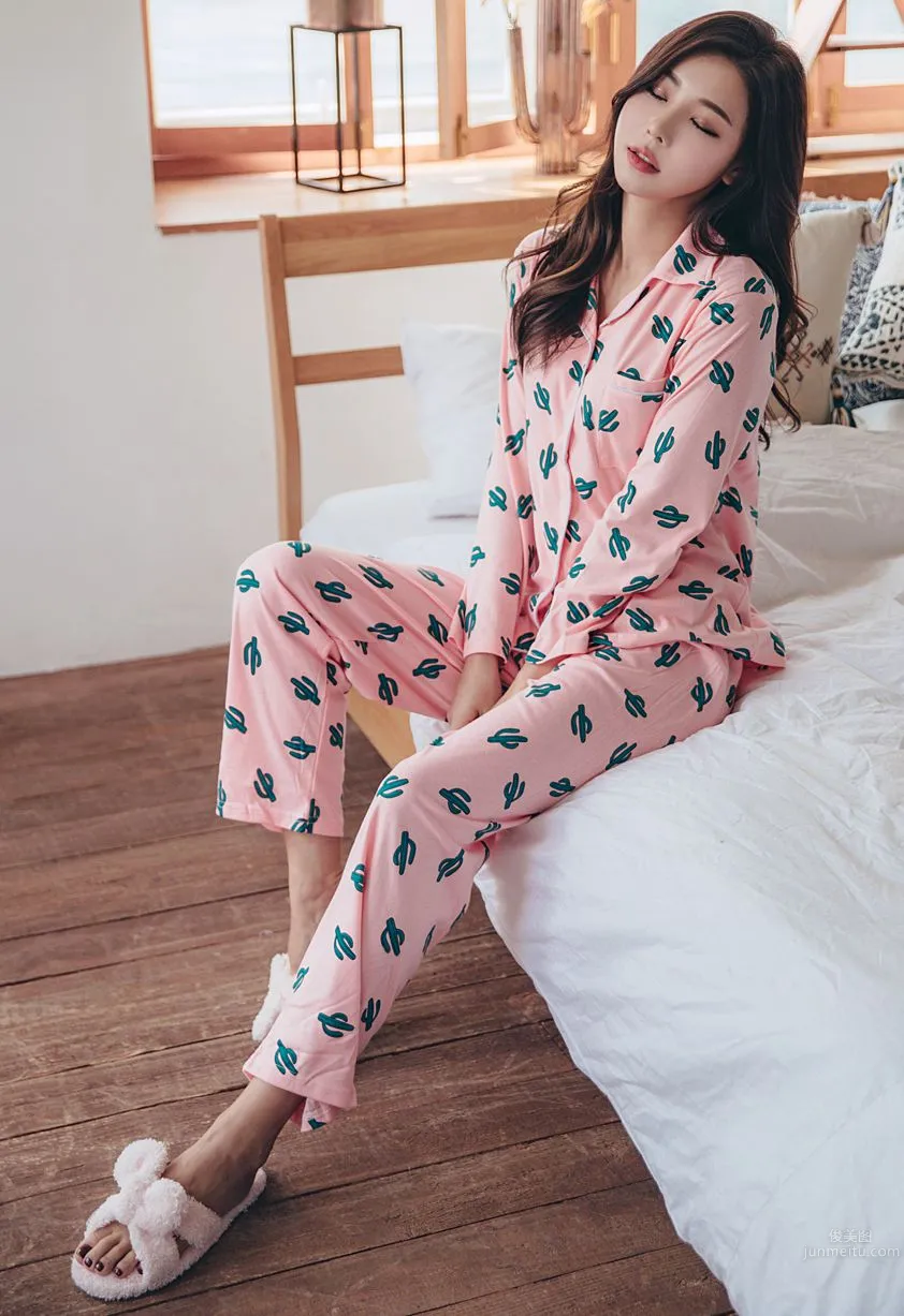 Korean Model Park Da Hyun Lologirl Pajama Series Three photo 106