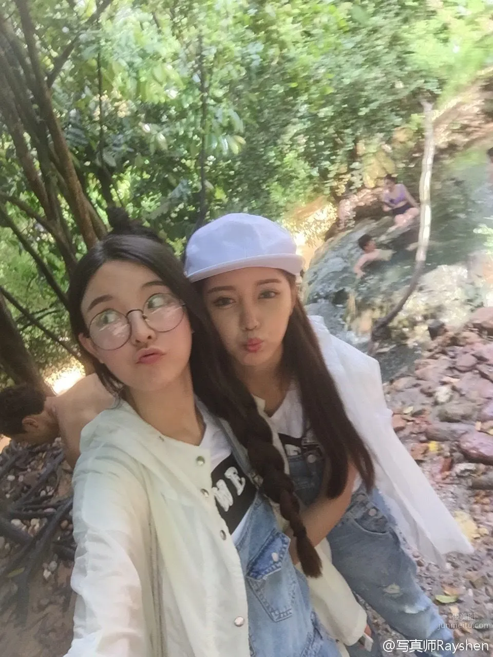 徐妍馨與陳大榕 印尼巴沙旅拍寫真 36
