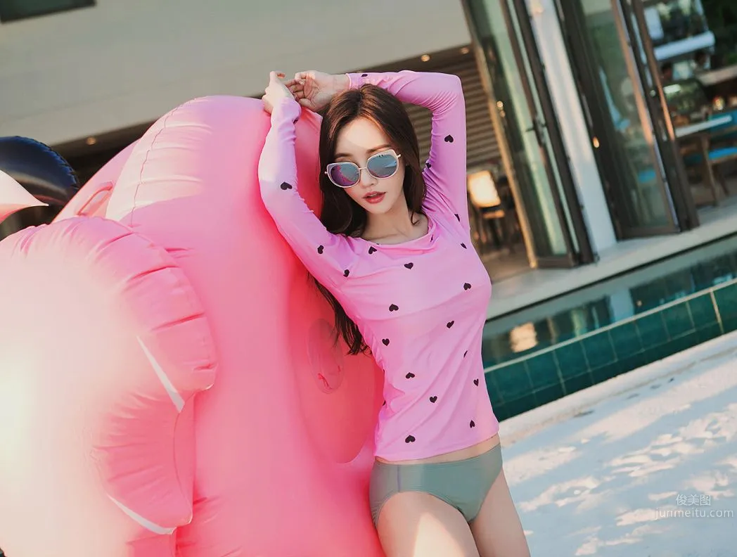 Son Yoon Joo, 2016 Beach Photo Series photo 29