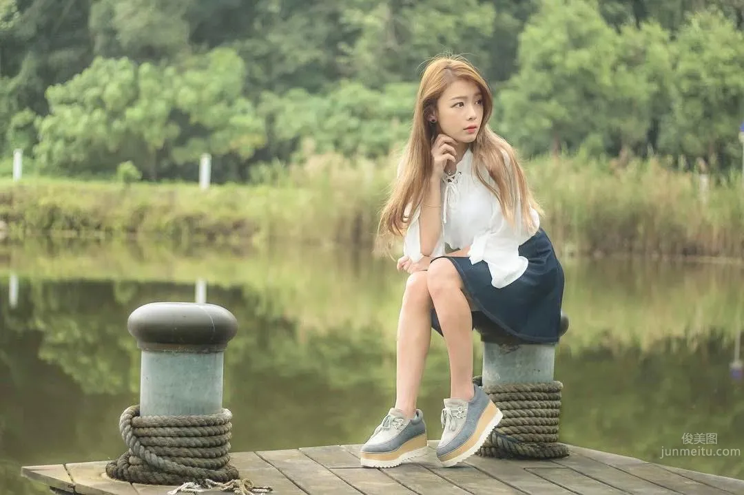 Electric Eyes Beauty Wang Huahua Outdoor Shoot Works Daring photo 4