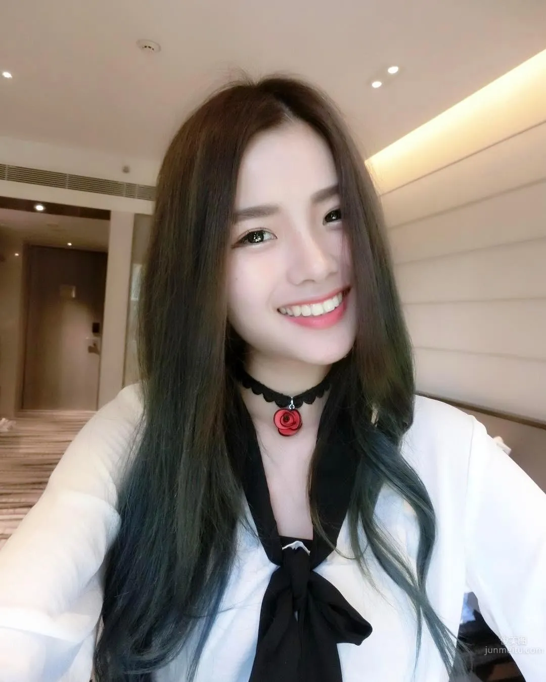 Malaysia's Sweetest Youtuber, Super Smile Instantly Kills Otaku photo 18