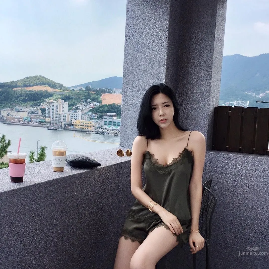 南韓郭雪芙Choi Somi 泳池出鏡太飽滿 42