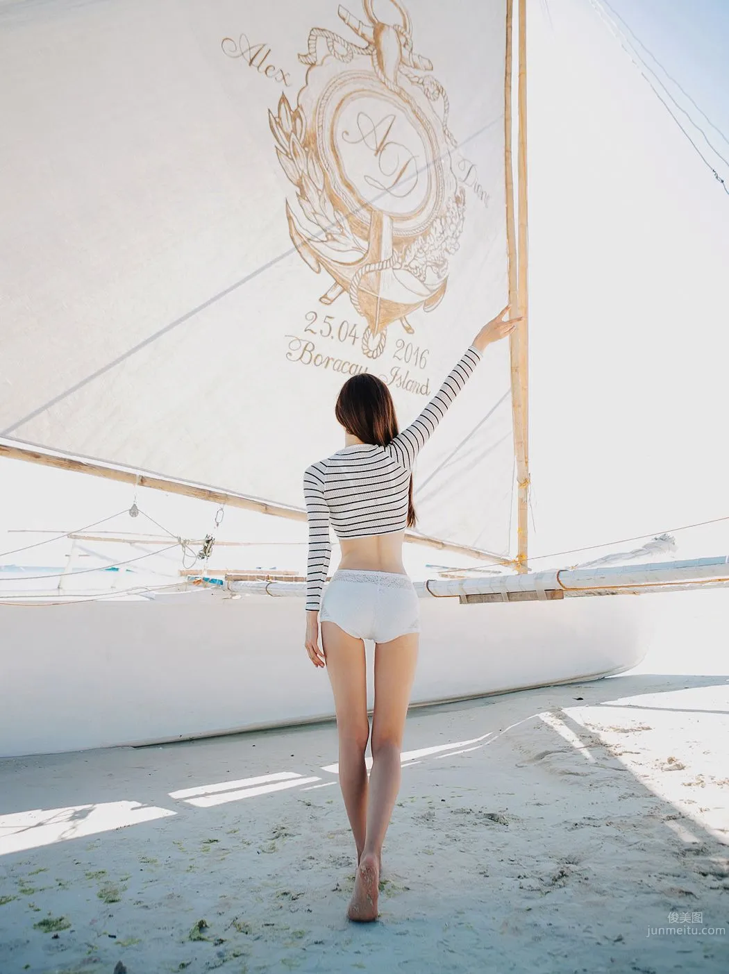 Son Yoon Joo, 2016 Beach Photo Series photo 36