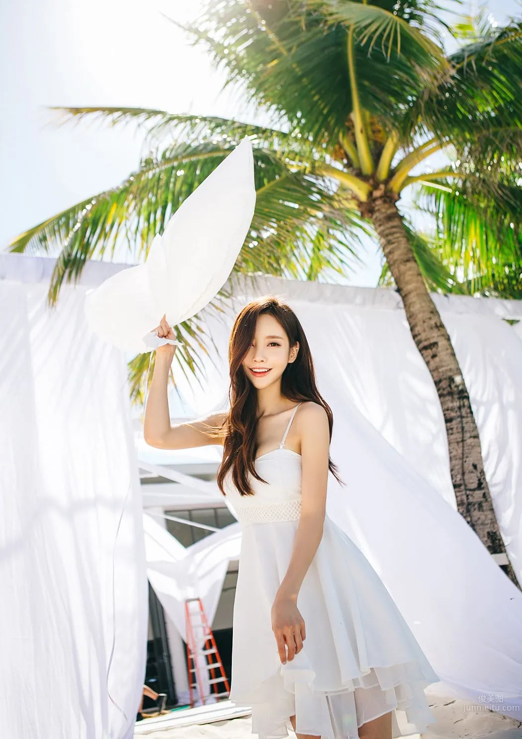 Son Yoon Joo, 2016 Beach Photo Series photo 3