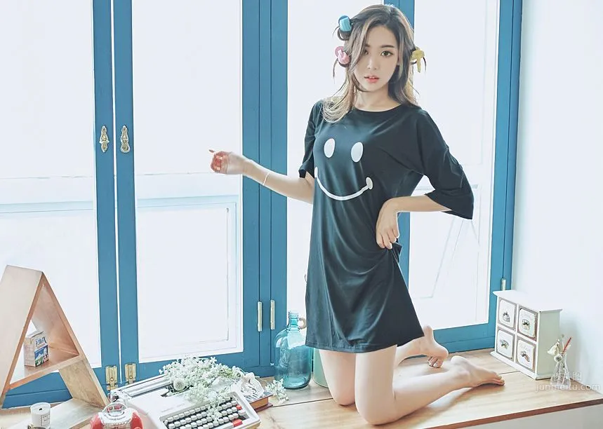 Korean Model Park Da Hyun Lologirl Pajama Series photo 21