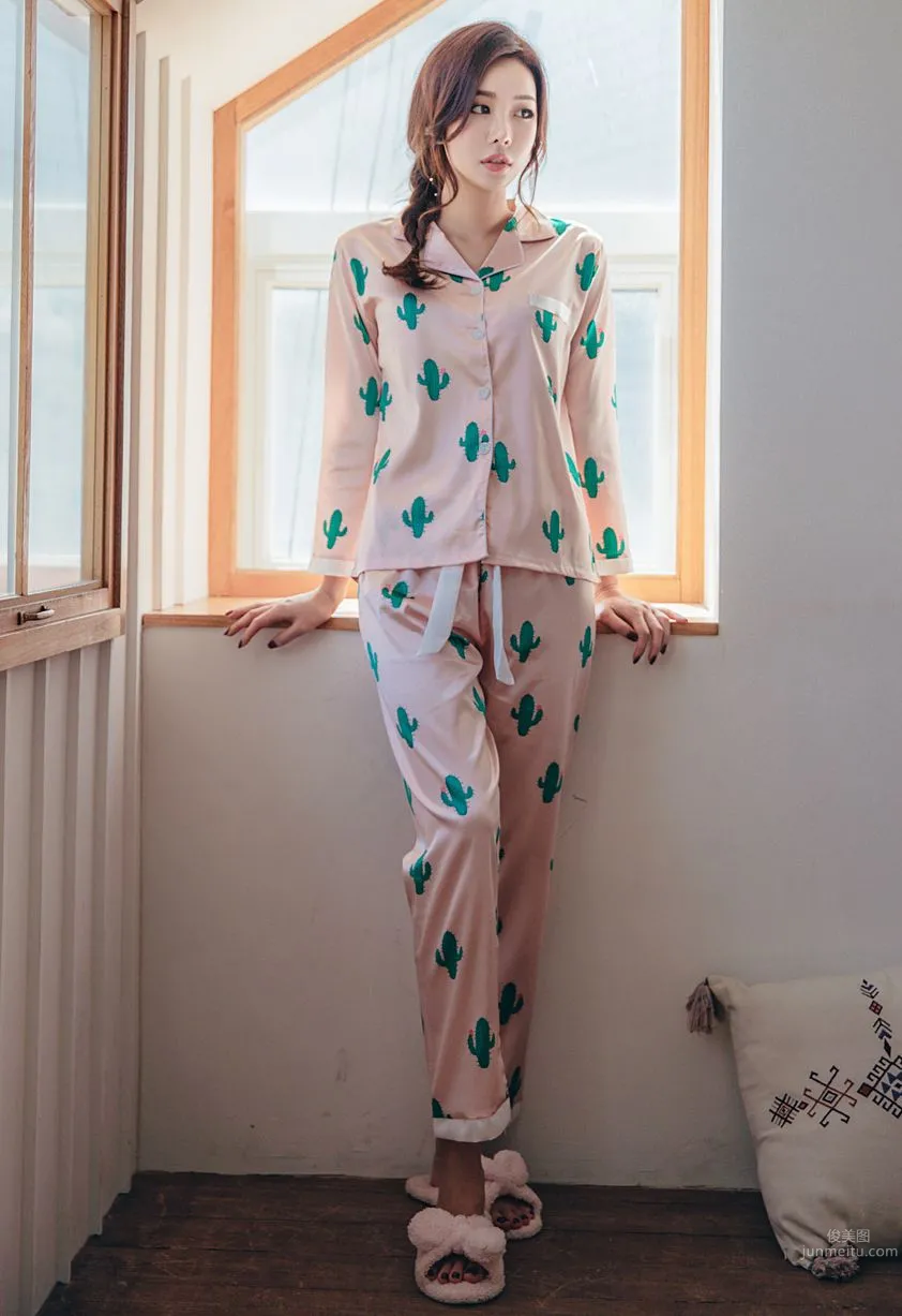 Korean Model Park Da Hyun Lologirl Pajama Series Three photo 76
