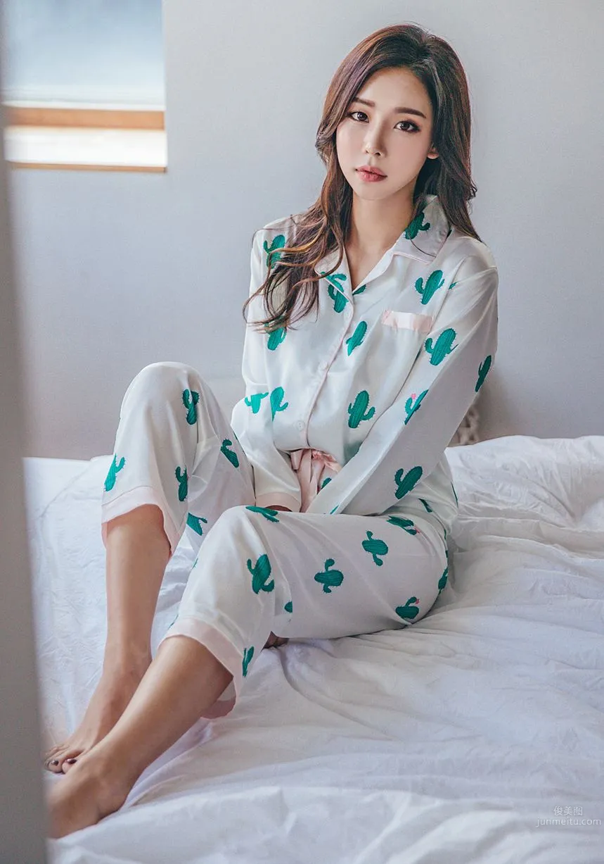 Korean Model Park Da Hyun Lologirl Pajama Series Three photo 80